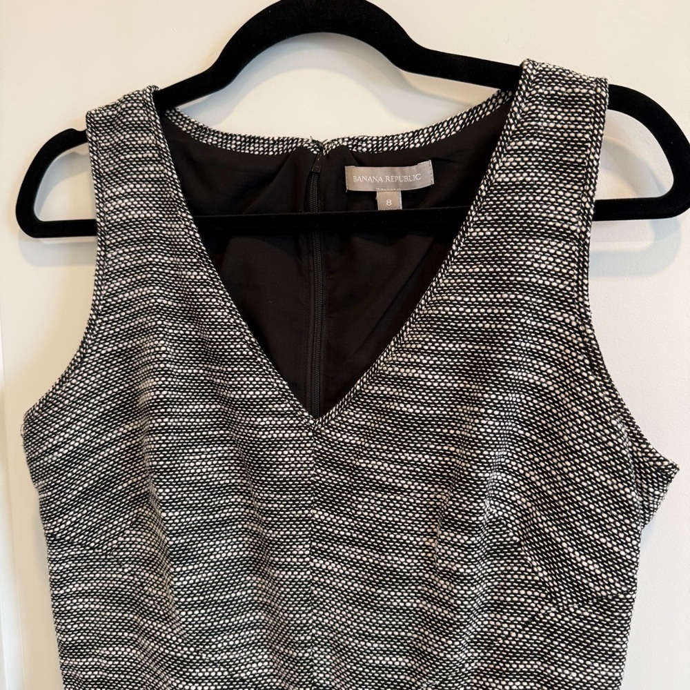 Banana Republic Woven Sleeveless Tweed Sheath Dress Gray - Picture 2 of 11